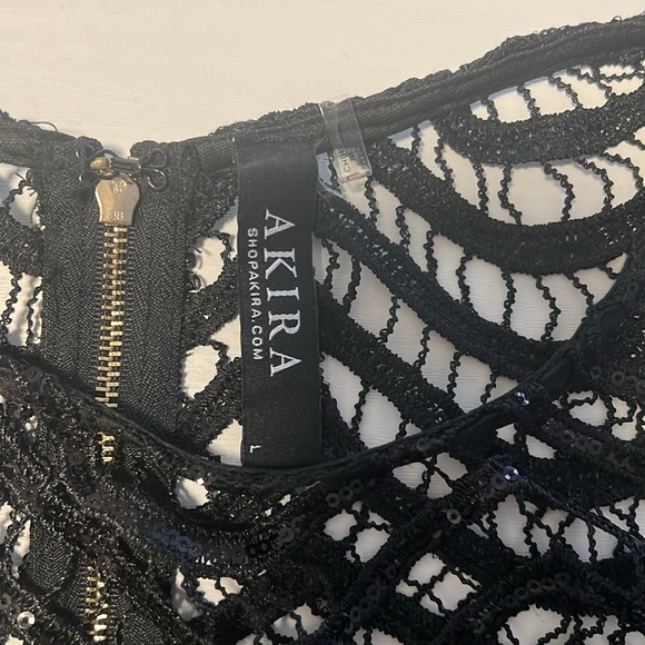 Akira NWOT Sequin Back Zip Top - Picture 2 of 3
